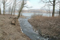 The Vinxtbach emptying itself into the Rhine