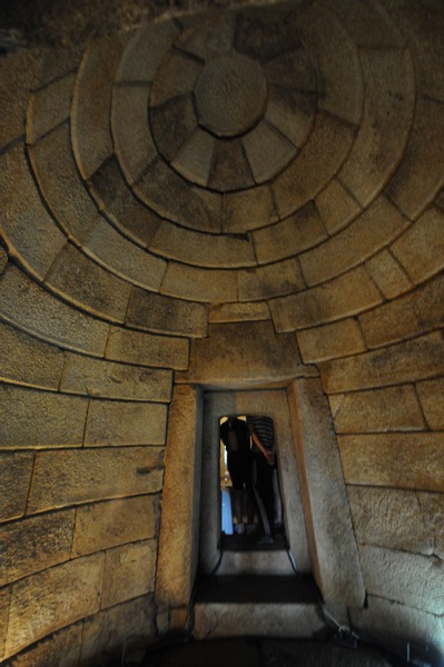 Golyamata Kosmatka, Round room (tholos)