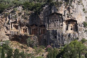 Kaunos, rock tombs