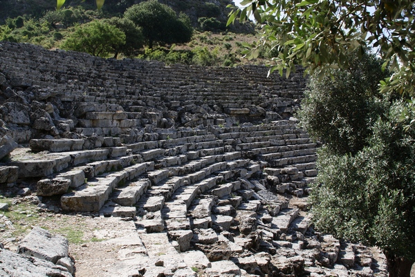 Kaunos, Theater