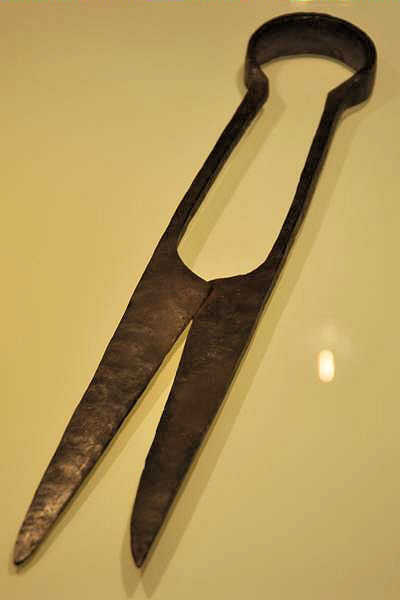 Bürgel, Scissors