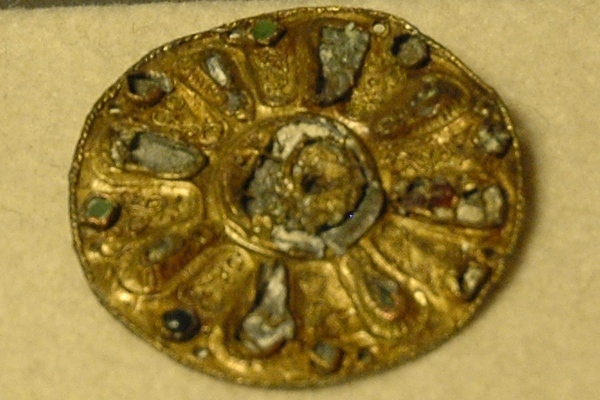 Neuss, Merovingian fibula