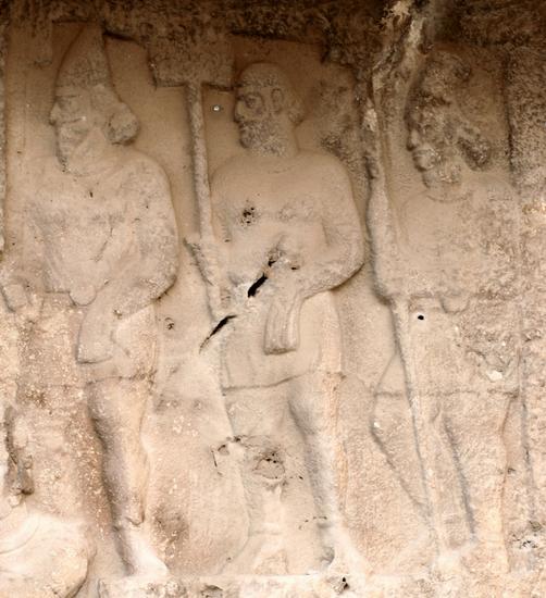 Bishapur, Relief 2, Standard bearers