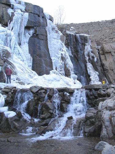 Gandj Nameh, Waterfall