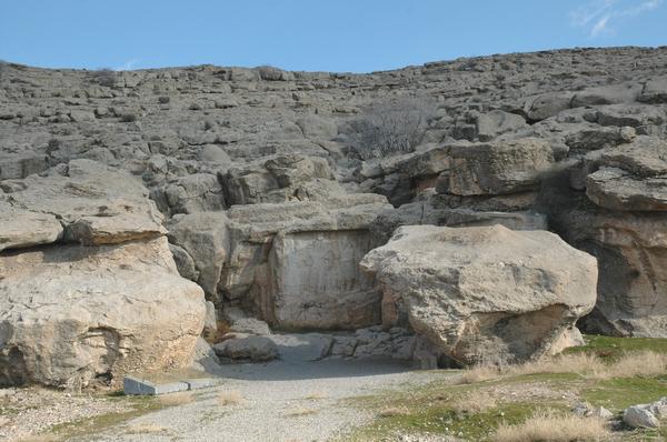 Naqš-e Rajab, General view