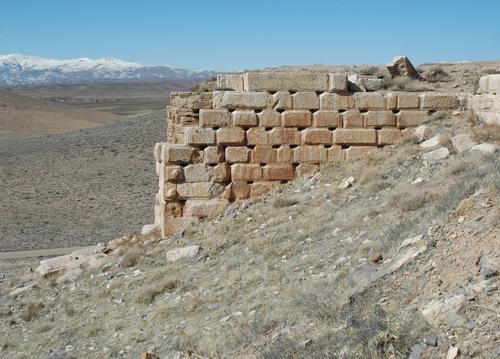 Pasargadae, Tall-e Takht, Southwest wall