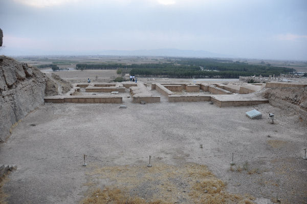 Persepolis, Tomb of Artaxerxes II Mnemon, Platform