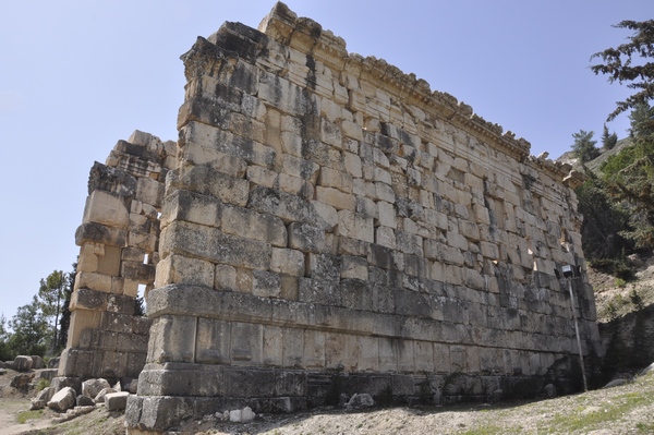 Niha, Large temple, northern wall