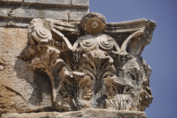 Niha, Large temple, Corinthian capital