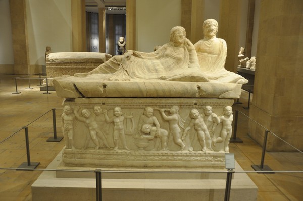 Tyre, Sarcophagus of the Drunken Cupids, front