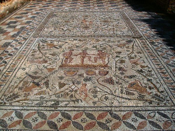 Augusta Emerita, House of the Amphitheater, Harvest mosaic