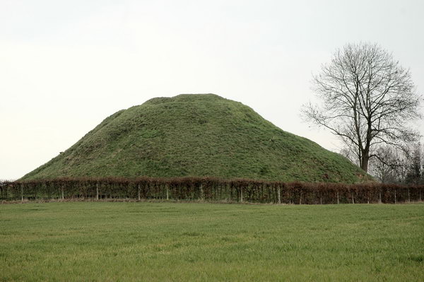 Koninksem, Tumulus