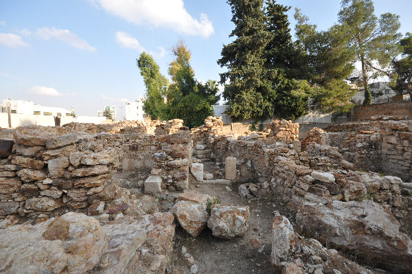 Rujm al-Malfouf, Storerooms (2)