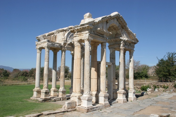 Aphrodisias, Temple of Aphrodite, Propylaea (1)