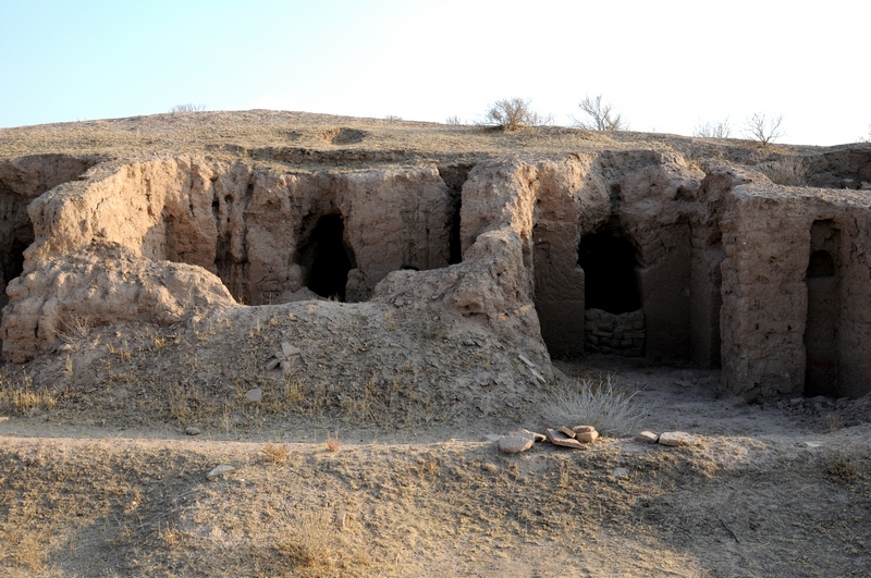 Kara Tepe, West, Caves