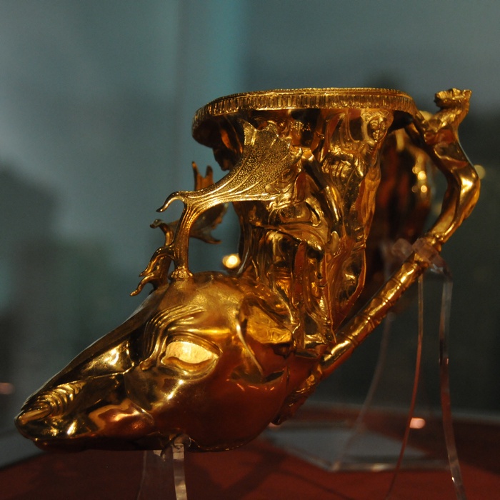 Panagyurishte Treasure, Rhyton with a stag's head