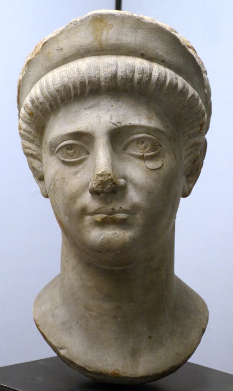 Strasbourg-Koenigshoffen, Funerary portrait of a Roman lady (2)