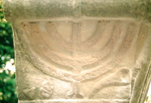 Ostia, Genizah, Menorah