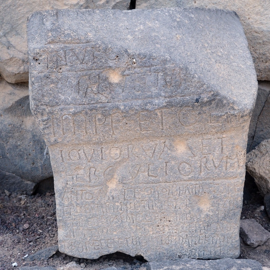 Qasr el-Azraq, Dedication to the Invincible Sun by Diocletian and Maximian