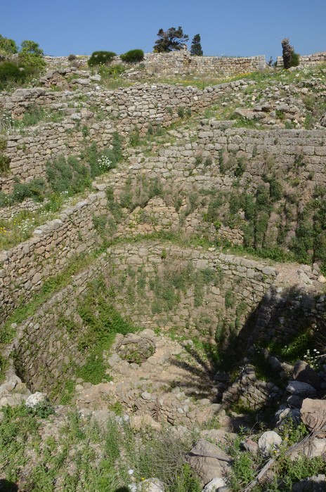 Byblos, Well (2)