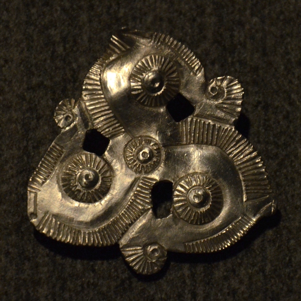 Peretu, Thracian fibula