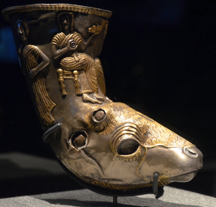 Poroina Mare, Rhyton