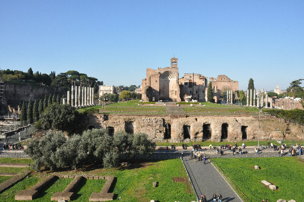 Temple of Venus and Roma, substructure