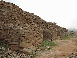 Masjid-e Solaiman, terrace wall