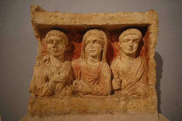 Zeugma, Family tomb